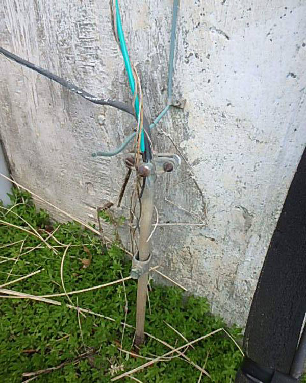 exposed exterior ground wires